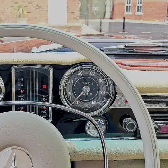 Mercedes-Benz 280SL Pagoda image 16