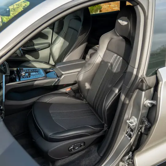 Aston Martin DBX 707 image 26