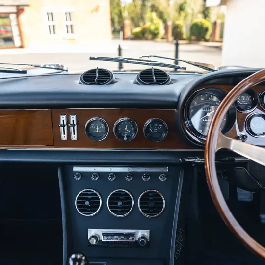 Ferrari 365 GTC image 14