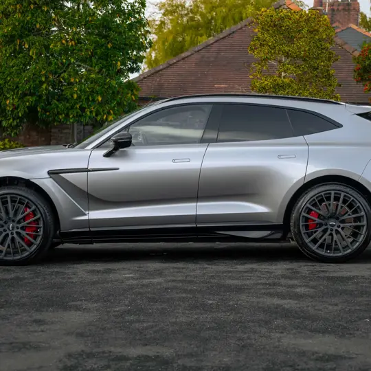 Aston Martin DBX 707 image 2