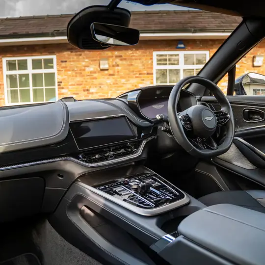 Aston Martin DBX 707 image 21