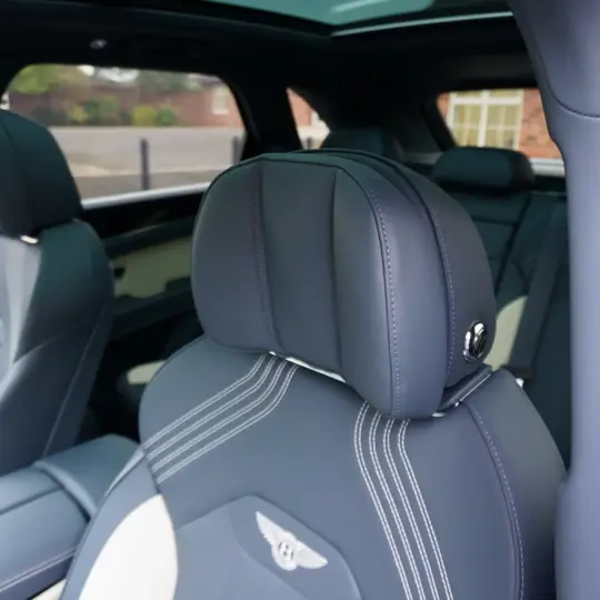 Bentley Bentayga S Hybrid image 10