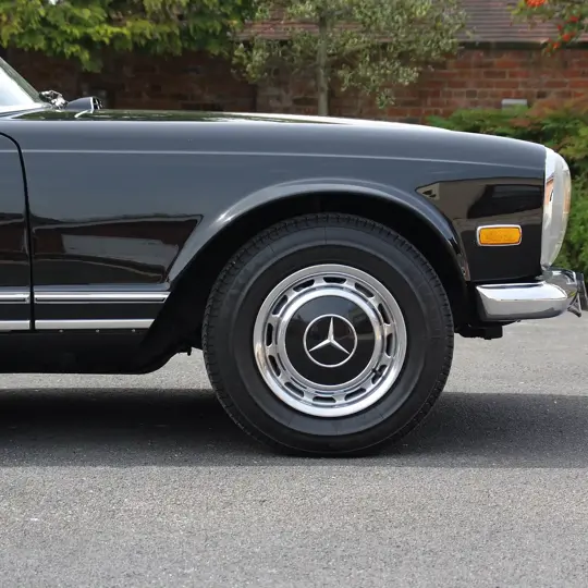 Mercedes-Benz 280SL Pagoda image 6