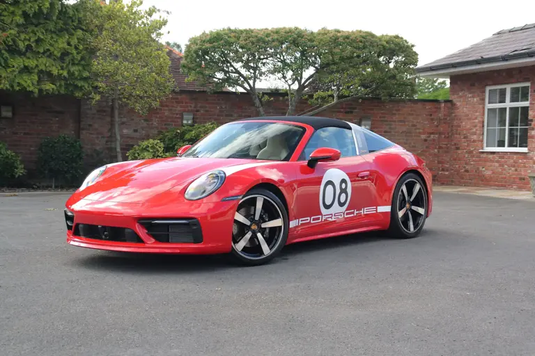 Porsche 911 (992) C4S Targa Heritage Edition  image 1