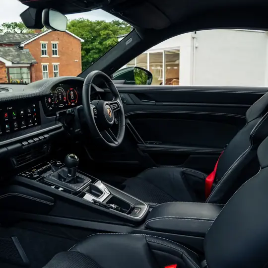 Porsche 911 GT3 Touring  image 31