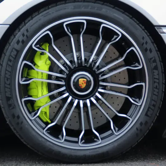 Porsche 918 Spyder  image 9