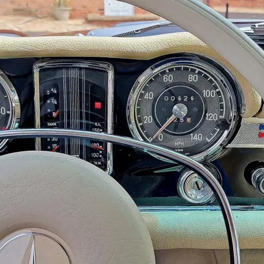 Mercedes-Benz 280SL Pagoda image 17