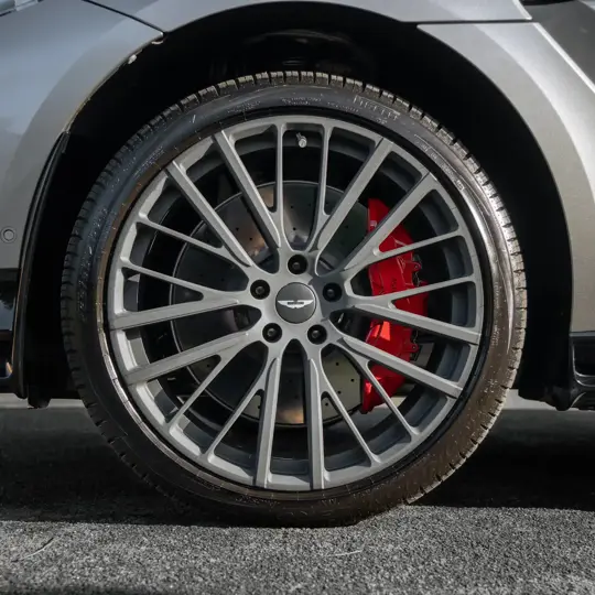 Aston Martin DBX 707 image 7