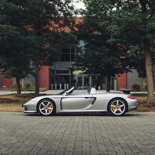 Porsche Carrera GT image 3