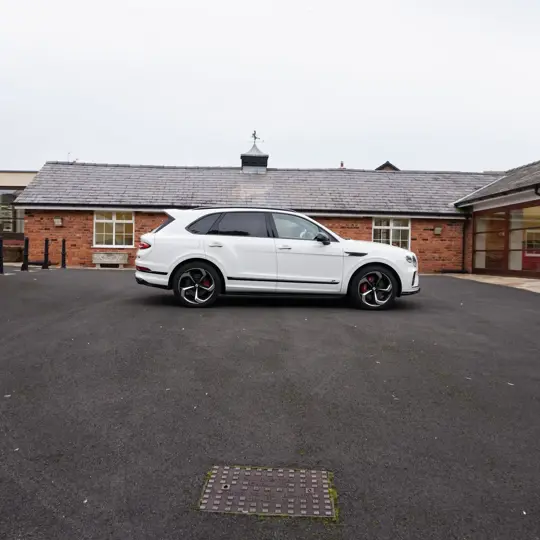 Bentley Bentayga S Hybrid image 2