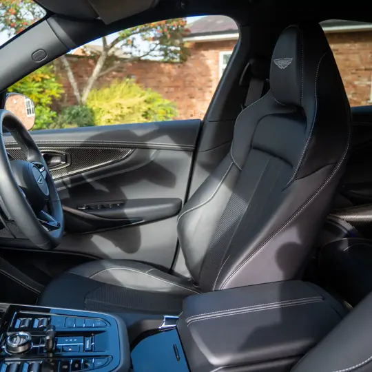 Aston Martin DBX 707 image 10