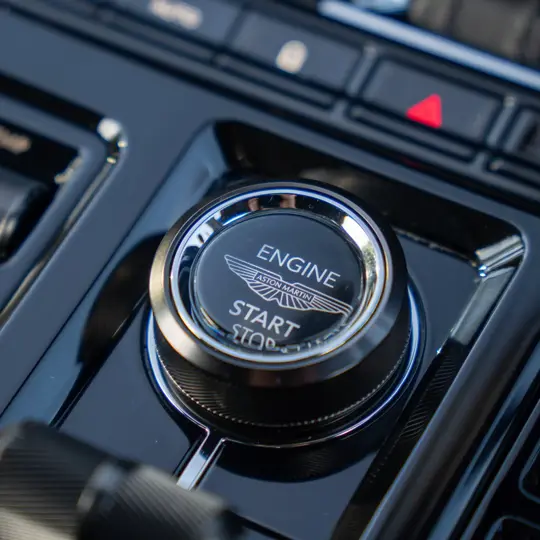 Aston Martin DBX 707 image 22