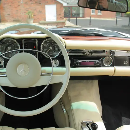 Mercedes-Benz 280SL Pagoda image 14