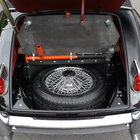 Jaguar XK150 SE image 9