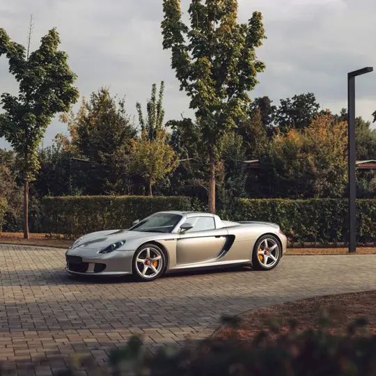 Porsche Carrera GT image 6