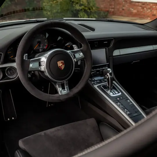 Porsche 911 GT3 LHD image 18