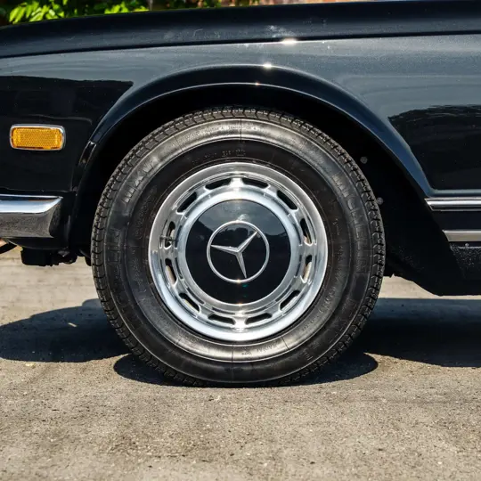Mercedes-Benz 280SL Pagoda image 7