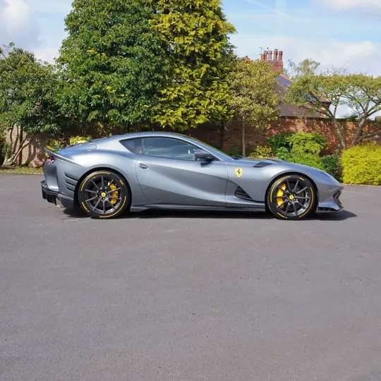 Ferrari 812 Competizione image 2