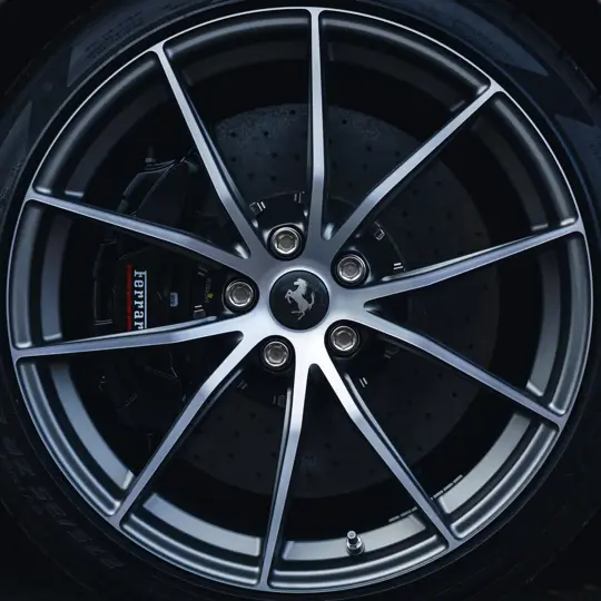 Ferrari 812 Competizione image 9