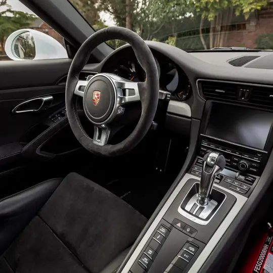 Porsche 911 GT3 LHD image 15